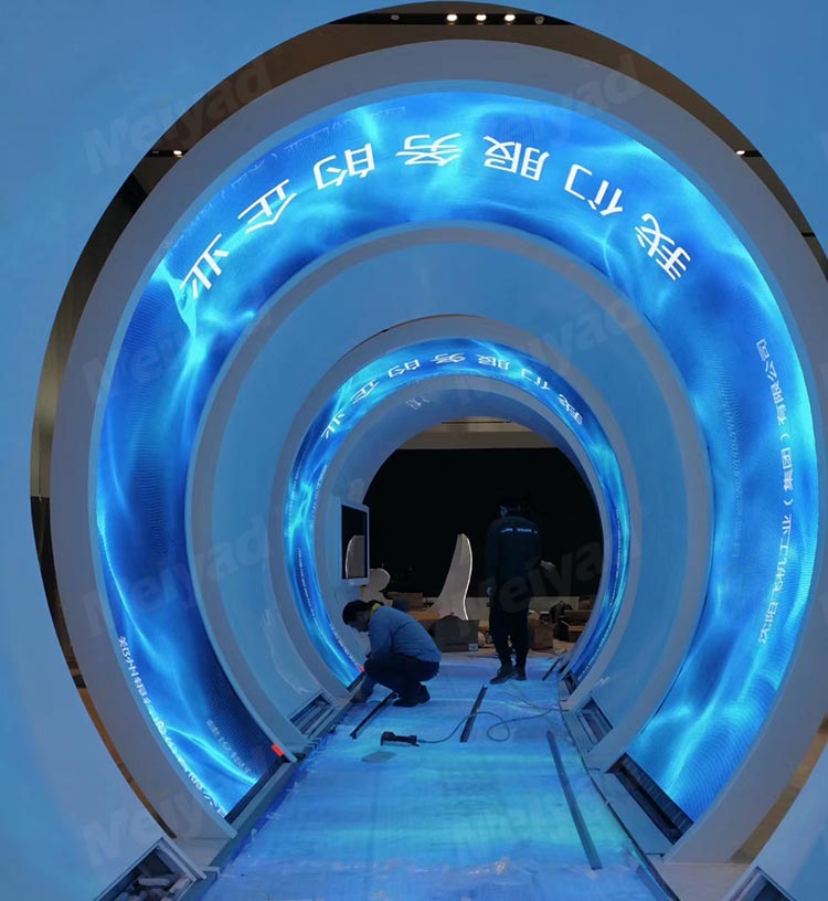 上海某展览馆隧道造型P2.5柔性LED显示屏软模组